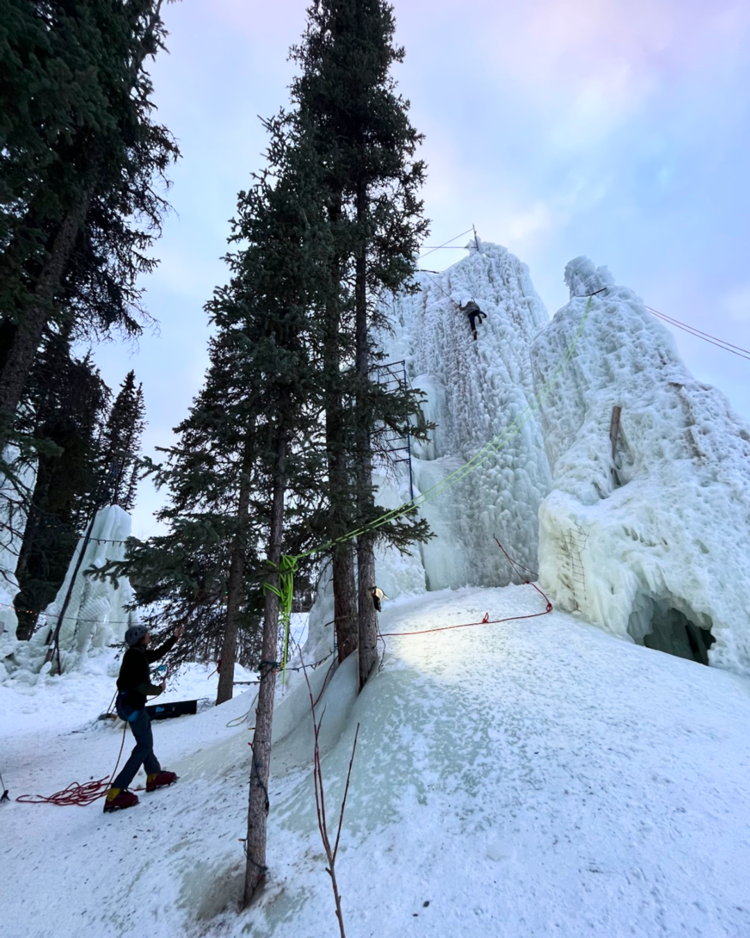 Yukon Night Adventure – Ice Climb, Wild Fondue & Northern Lights